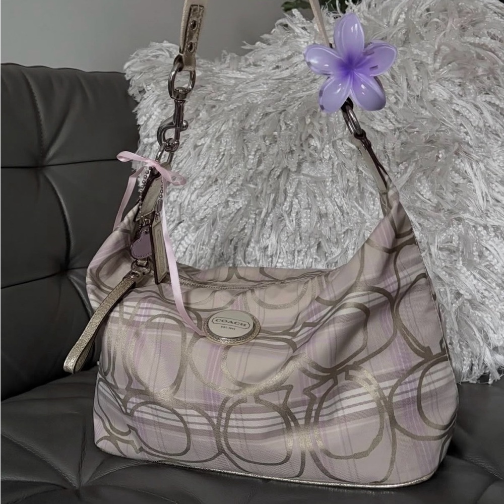 ❗️SOLD❗️
Coach Plaid Beige and Lavender Shoulder Bag